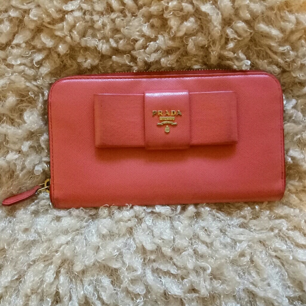 Prada large bow zippy wallet Authentic fragola - Picture 1 of 8